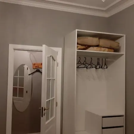 Eksporta 10, Lux Apartman